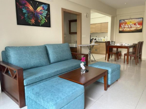 Deluxe 2BR Family and Business Service Apartments, Raj Royale Retreats